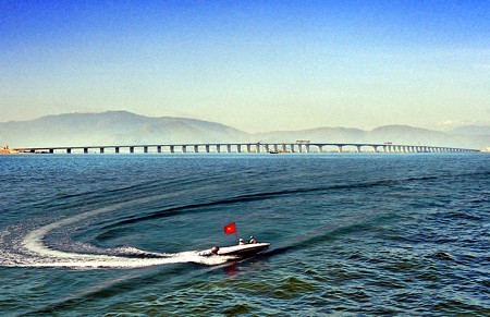 Jembatan menyeberangi  laut yang paling besar di Vietnam akan dibangun - ảnh 1