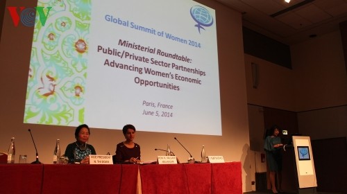 Jumpa pers  Konferensi Tingkat Tinggi  Wanita Global-2014 - ảnh 1