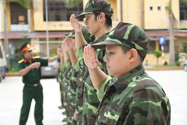 Latihan militer- pengalaman bermanfaat pada musim panas - ảnh 1