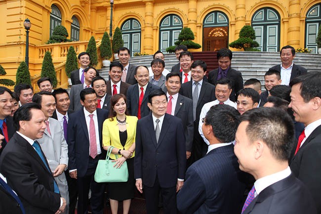 Kaum wirausaha Vietnam berjalan seperjalanan dengan perkembangan Tanah Air - ảnh 1