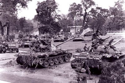 Kemenangan Besar Musim Semi tahun 1975 dan seni militer dalam pengembangan   kekuatan terpadu - ảnh 1