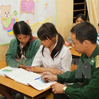 Kursus malam dari guru militer di propinsi Dac Lac - ảnh 2