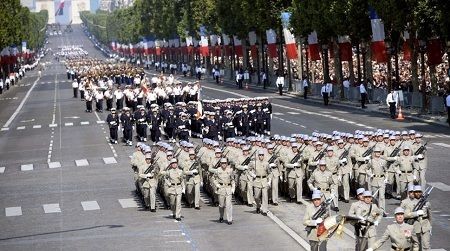 Para Pemimpin Vietnam mengirim tilgram ucapan selamat sehubungan dengan Hari Nasional Perancis. - ảnh 1