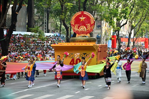 Aktivitas memperingati ultah ke -70 Hari Nasional Republik Sosialis Vietnam - ảnh 1