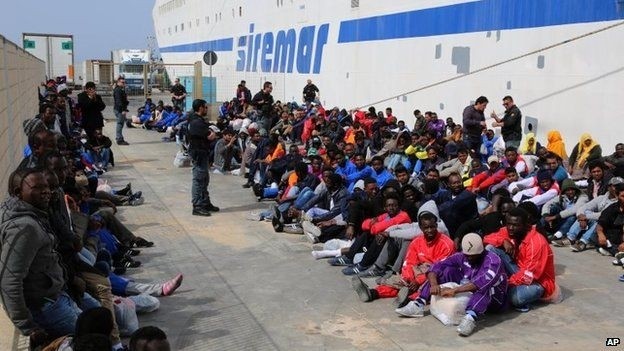 Banyak negara mengeluarkan keputusan mengenai para migran - ảnh 1