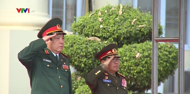 Menhan Vietnam, Phung Quang Thanh melakukan kunjungan di RDR Laos - ảnh 1