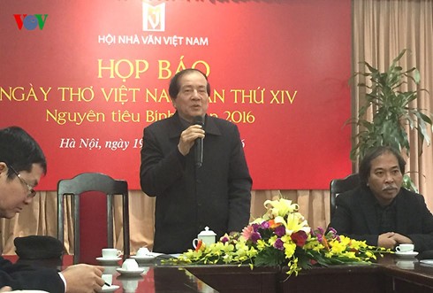 Hari Sajak Vietnam tahun 2016 diadakan di kota Hanoi - ảnh 1