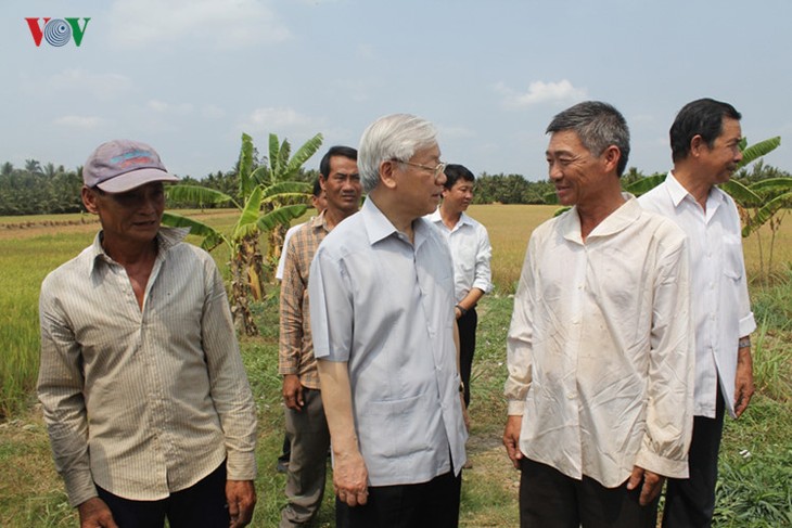 Sekjen KS PKV, Nguyen Phu Trong  melakukan temu kerja di propinsi Ben Tre - ảnh 1