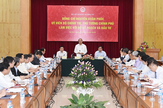 PM Vietnam, Nguyen Xuan Phuc  mengadakan kerja  dengan Kementerian Perencanaan dan Investasi Vietnam - ảnh 1