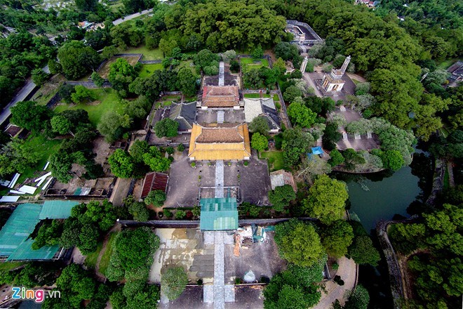 Makam Tu Đuc -  lukisan tentang  pemandangan alam yang romantis dari  seorang Raja Penyair - ảnh 1