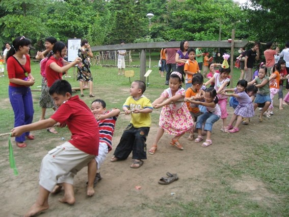 Ibukota Hanoi melakukan aktivitas-aktivitas bergelora pada Festival Anak-Anak Internasional  - ảnh 2