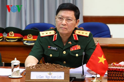  Delegasi Militer Tingkat Tinggi Vietnam melakukan kunjungan resmi di Kerajaan Kamboja - ảnh 1