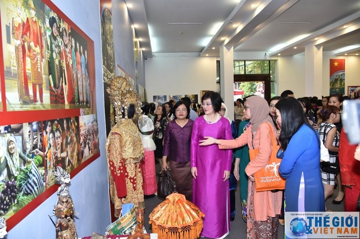 Pameran: “ASEAN:  Warna-warni budaya