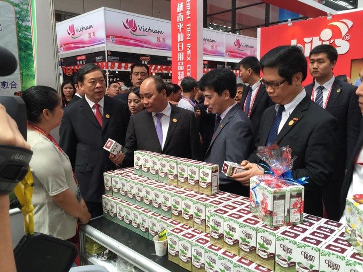 Vietnam memainkan peranan sebagai negara kehormatan di Pekan Raya CAEXPO 2016 - ảnh 1