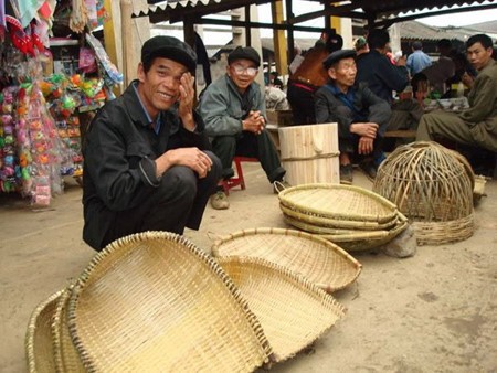 Kerajinan tangan dari warga etnis minoritas Kho Mu - ảnh 2