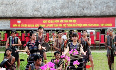 Identitas budaya dari warga etnis minoritas H’re - ảnh 1