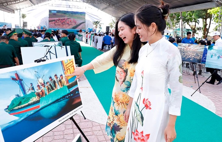 Lancement de la Semaine de la mer et des îles du Vietnam à Nha Trang - ảnh 1