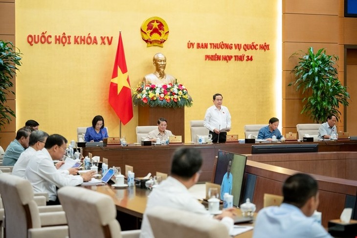 Ouverture de 34e session du Comité permanent de l'Assemblée nationale - ảnh 1