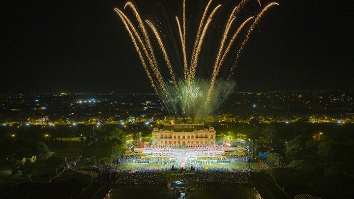 Clôture du Festival international des arts de Hué 2024 - ảnh 1