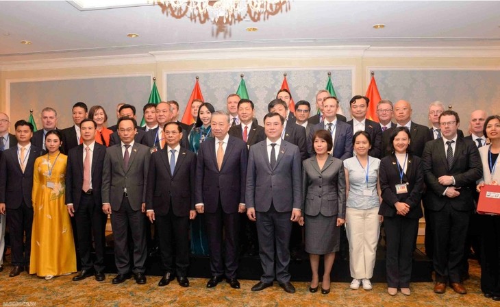 Accords de coopération Vietnam-Irlande signés à Dublin - ảnh 1