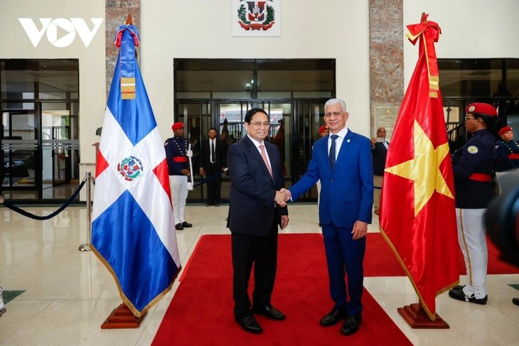 Pham Minh Chinh rencontre les présidents des deux chambres du Congrès national de la République dominicaine - ảnh 1