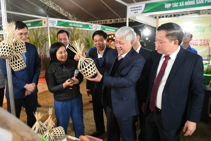 Prix Luong Dinh Cua: une jeune agricultrice réinvente la production de sel au Vietnam - ảnh 3