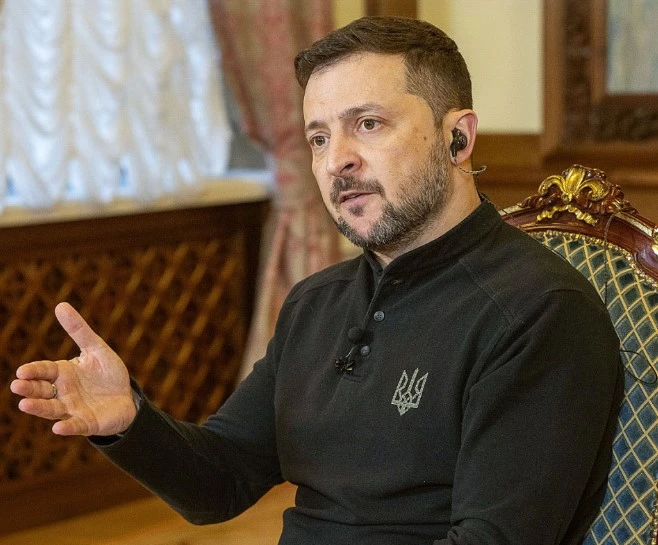 Volodymyr Zelensky pourrait inviter la Russie à participer au 2e sommet de la paix sur l'Ukraine - ảnh 1