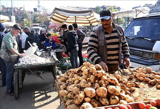 Syrie: le gouvernement de transition réclame la fin des sanctions américaines - ảnh 1