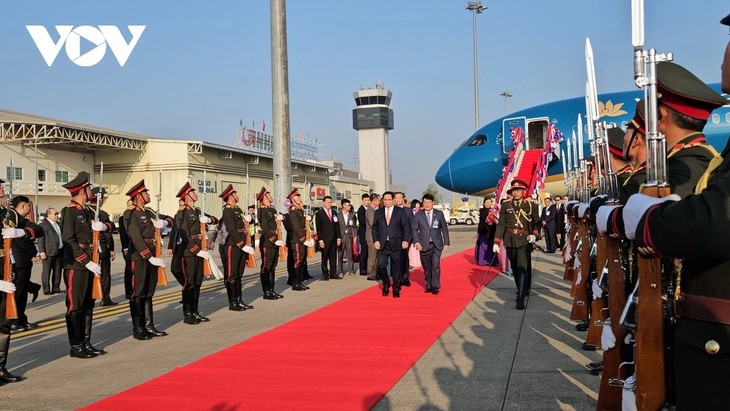 Pham Minh Chinh est arrivé au Laos - ảnh 1