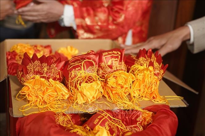 Hà Nam et Nam Dinh célèbrent la traditionnelle cérémonie en l'honneur du génie Trân  - ảnh 1