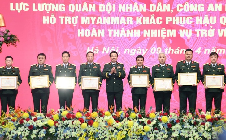 Séisme au Myanmar: les secouristes vietnamiens honorés  - ảnh 2