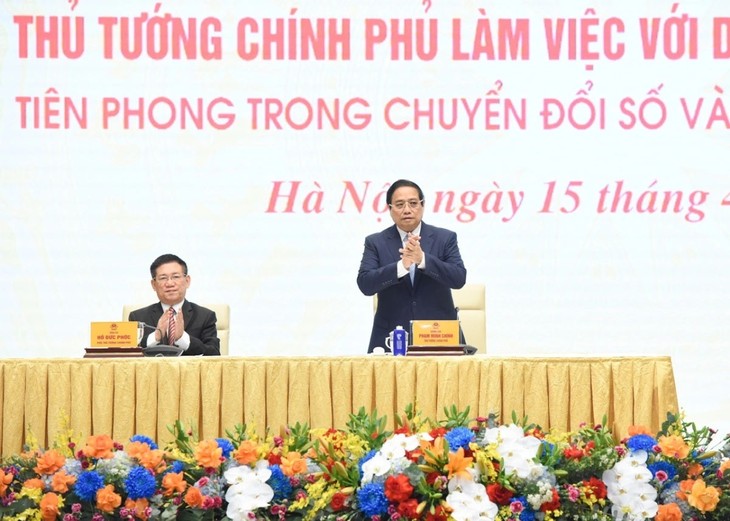 Pham Minh Chinh exhorte les entreprises publiques à accélérer la transformation numérique - ảnh 1