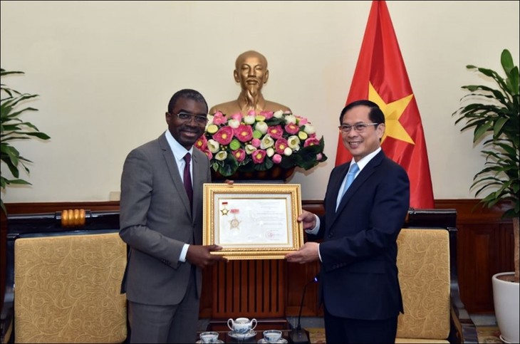 Le Vietnam renforce sa coopération avec l’UNESCO pour la préservation du patrimoine - ảnh 1
