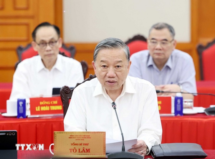 Tô Lâm trace la feuille de route 2025-2030 pour Hanoï et Hô-Chi-Minh-ville  - ảnh 2