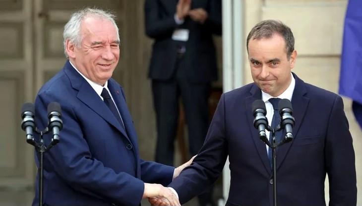 France: Sébastien Lecornu prend officiellement ses fonctions de Premier ministre  - ảnh 1