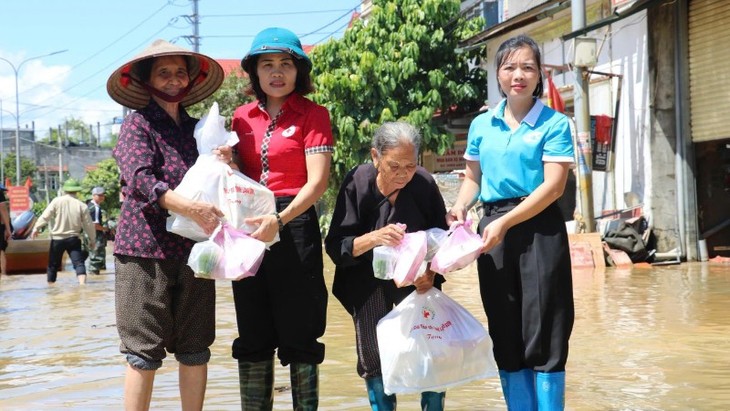 La Croix-Rouge du Vietnam lance une aide d’urgence pour les victimes du typhon Matmo - ảnh 1