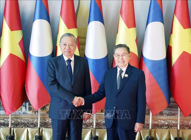 Le Secrétaire général Tô Lâm rencontre le président de l’Assemblée nationale laotienne - ảnh 1