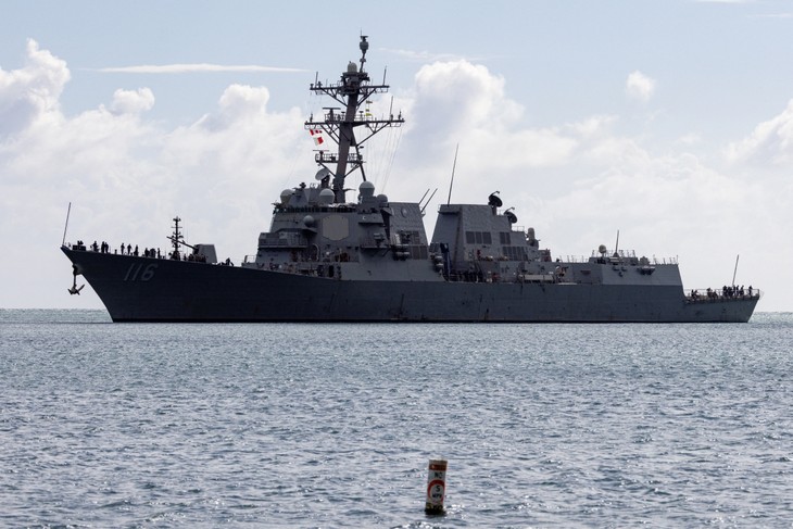 Les États-Unis redéploient un groupe aéronaval vers le Moyen-Orient - ảnh 1