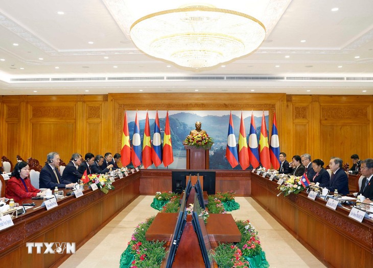 À Vientiane, Tô Lâm rencontre le Premier ministre et le président de l’Assemblée nationale du Laos - ảnh 2