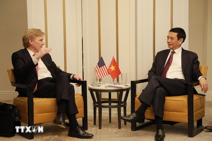 Phan Van Giang reçoit le sous-secrétaire américain à la Défense - ảnh 2