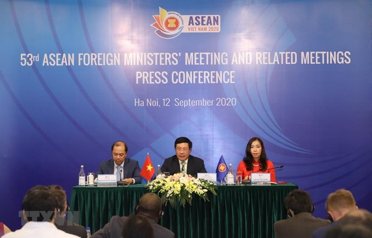 Строительство мирного и процветающего Сообщества АСЕАН, играющего центральную роль в регионе - ảnh 1