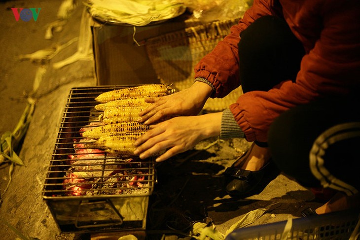 Les grignotines nocturnes de l’hiver hanoien - ảnh 10