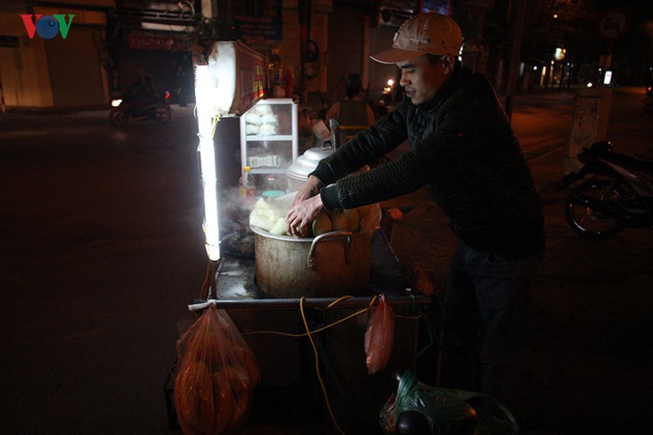 Les grignotines nocturnes de l’hiver hanoien - ảnh 4