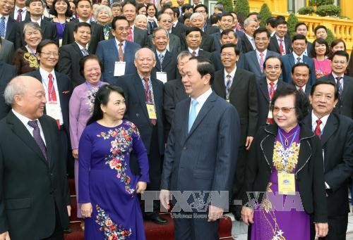 Tran Dai Quang rencontre des cadres exemplaires du secteur de la santé préventive - ảnh 1