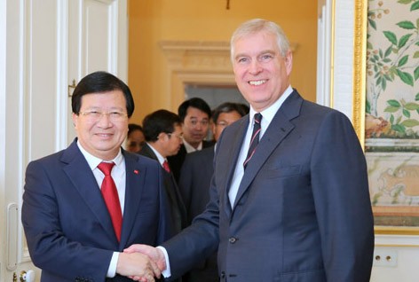 Trinh Dinh Dung rencontre le duc d’York et le prince Andrew - ảnh 1