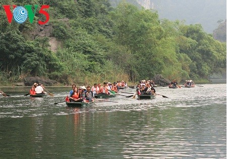 Plus d’un million de touristes étrangers au Vietnam recensés en avril - ảnh 1