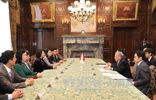 Dang Thi Ngoc Thinh rencontre le président de la Chambre des conseillers du Japon - ảnh 1