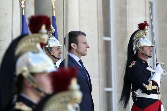 FRANCE 2017-Majorité absolue pour Emmanuel Macron - ảnh 1