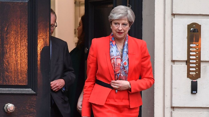 Theresa May annonce la formation d'un nouveau gouvernement  - ảnh 1