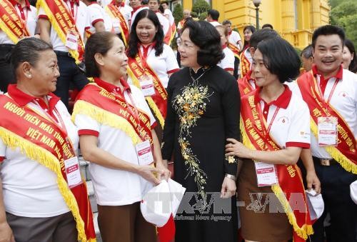 Dang Thi Ngoc Thinh reçoit des donneurs de sang exemplaires - ảnh 1